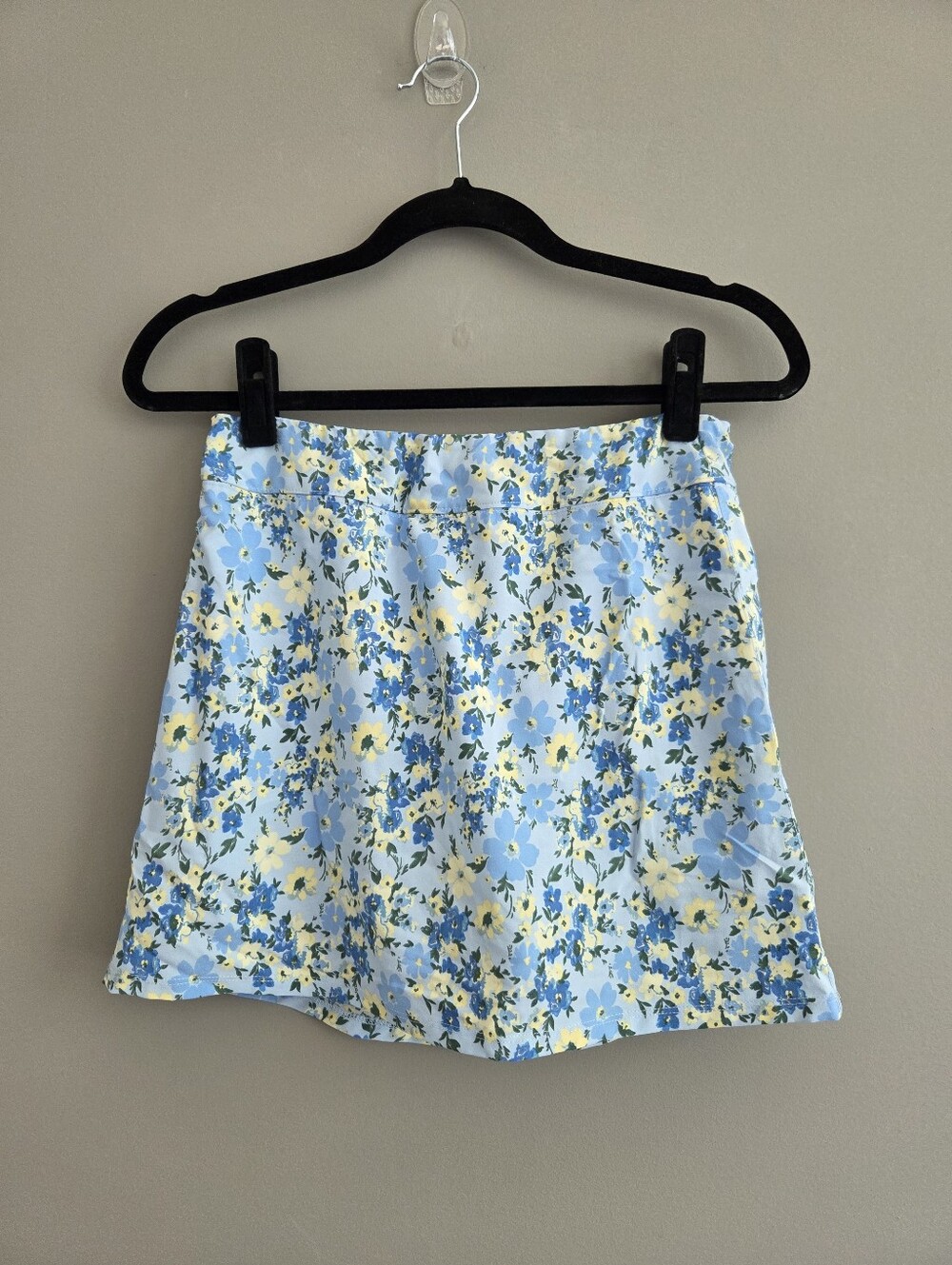 Katie Sturino NWOT Floral Keaton Tennis Skort Built-In Shorts Blue Yellow Size S